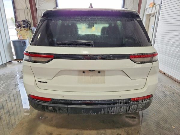 2023 JEEP GRAND CHEROKEE Laredo, Altitude — DIRR