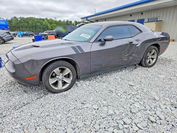 2016 DODGE CHALLENGER SXT — Front 3/4