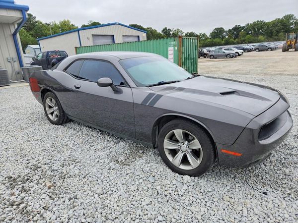 2016 DODGE CHALLENGER SXT — Passenger 3/4