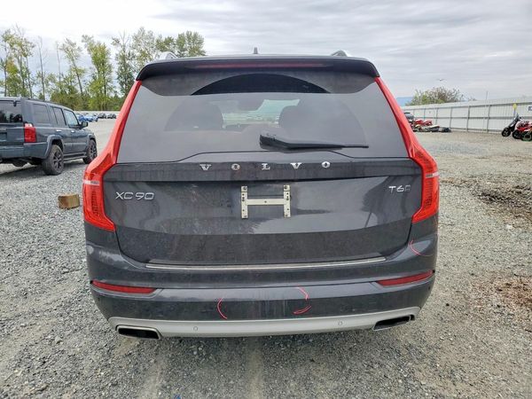 2018 VOLVO XC90 Momentum — DIRR