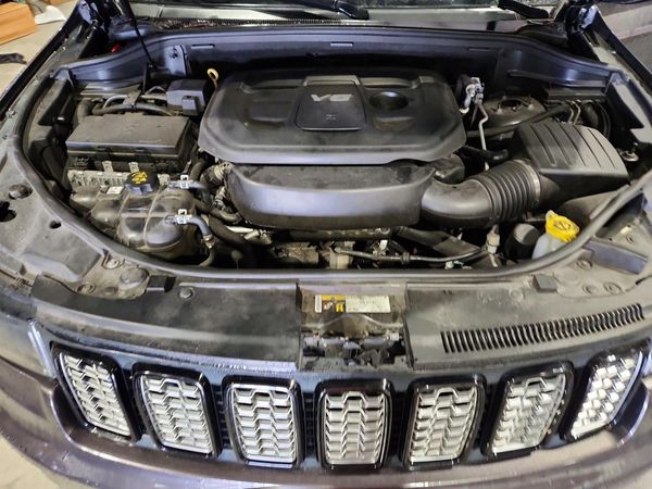 2018 JEEP GRAND CHEROKEE Laredo — Engine bay