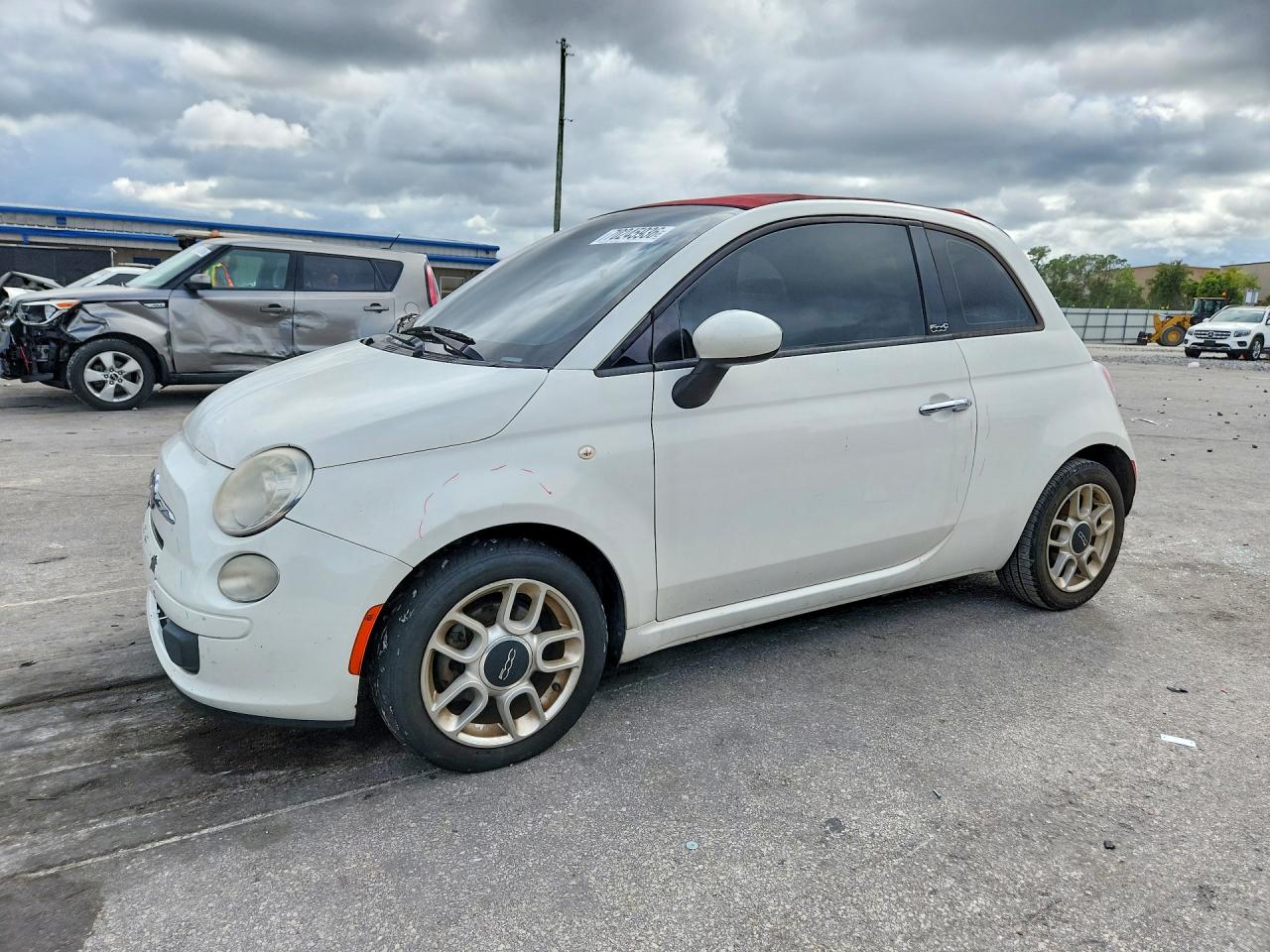 2014 FIAT 500 Pop — Front 3/4