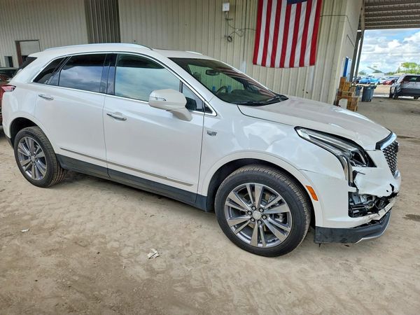 2024 CADILLAC XT5 Premium Luxury — Passenger 3/4
