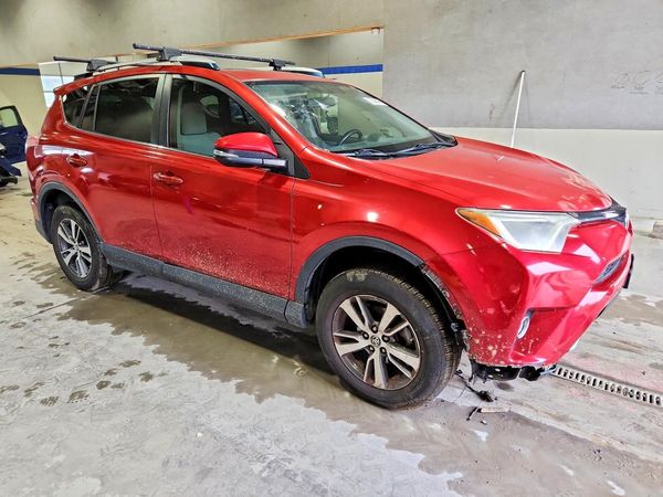 2016 TOYOTA RAV4 XLE (M Grade) — Passenger 3/4