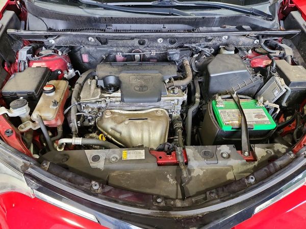 2016 TOYOTA RAV4 XLE (M Grade) — Engine bay