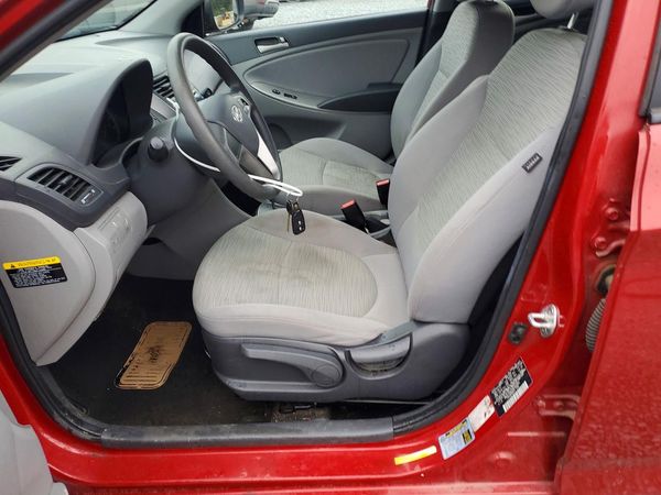2017 HYUNDAI ACCENT SE Base — DENT