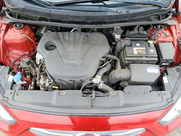 2017 HYUNDAI ACCENT SE Base — Engine bay