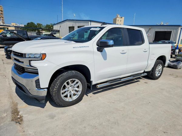 2020 CHEVROLET SILVERADO LT — Front 3/4