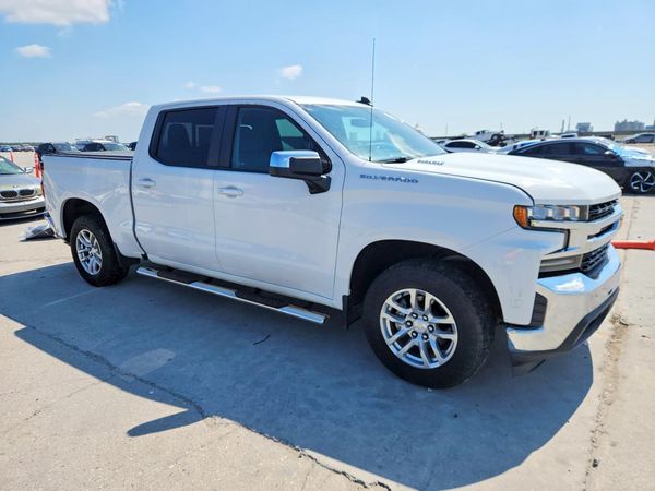 2020 CHEVROLET SILVERADO LT — Passenger 3/4