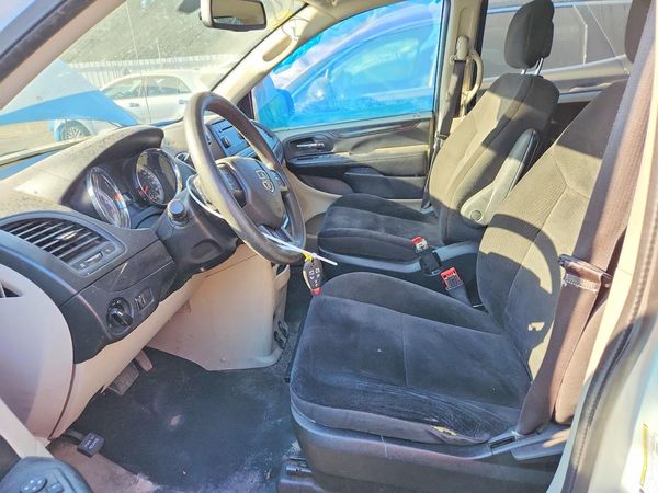 2018 DODGE CARAVAN SE — DENT