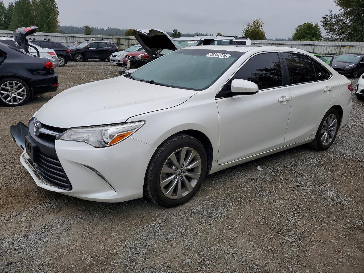 2015 TOYOTA CAMRY — Front 3/4