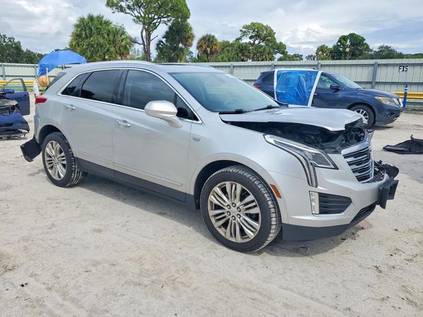 2018 CADILLAC XT5 Premium Luxury — Passenger 3/4
