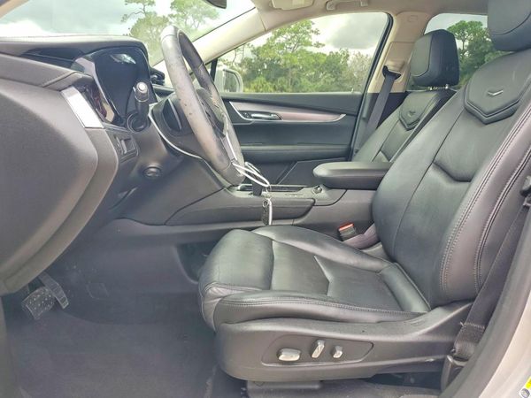 2018 CADILLAC XT5 Premium Luxury — DENT
