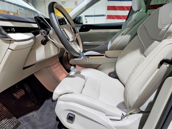 2025 VOLVO EX90 Plus — DENT