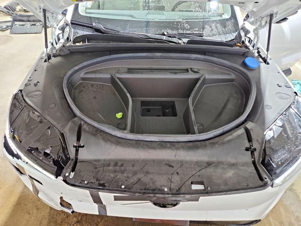 2025 VOLVO EX90 Plus — Engine bay