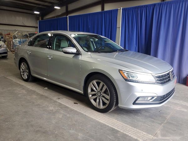 2017 VOLKSWAGEN PASSAT SEL Premium — Passenger 3/4