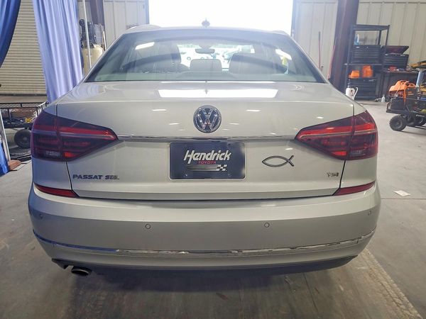 2017 VOLKSWAGEN PASSAT SEL Premium — DIRR