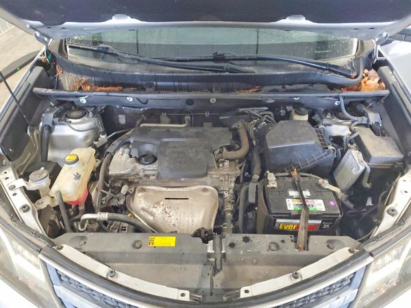 2015 TOYOTA RAV4 Limited (G Grade) — Engine bay