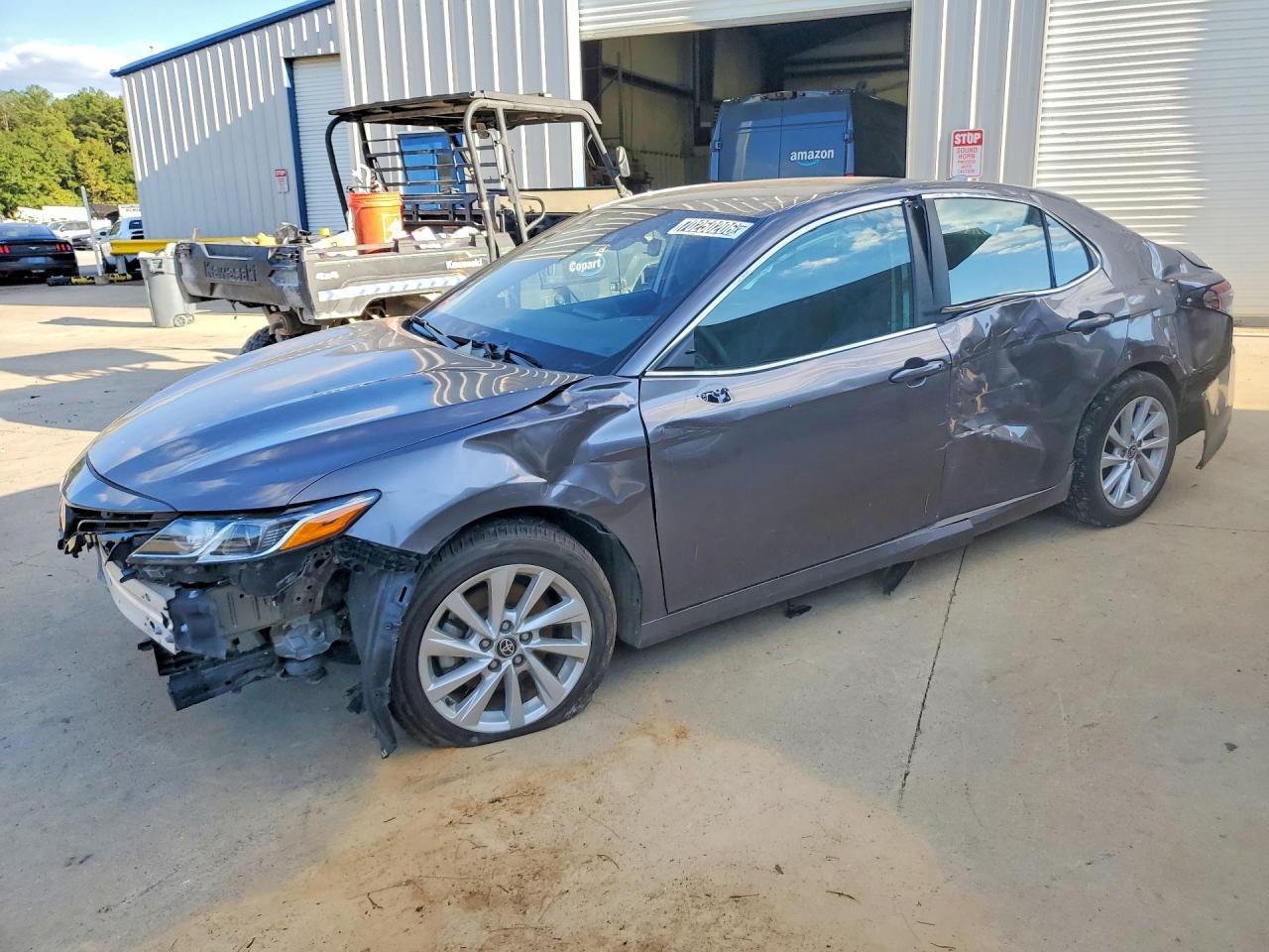 2023 TOYOTA CAMRY LE — Front 3/4