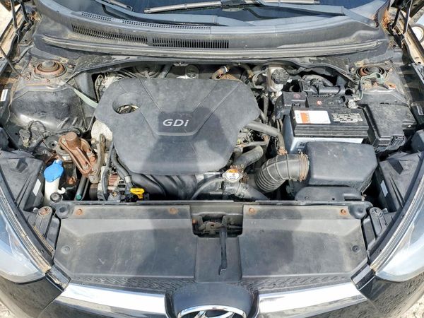 2013 HYUNDAI VELOSTER — Engine bay