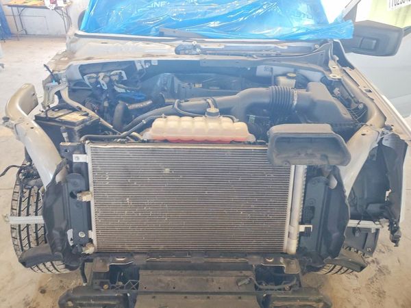 2022 FORD F150 SuperCab — Engine bay