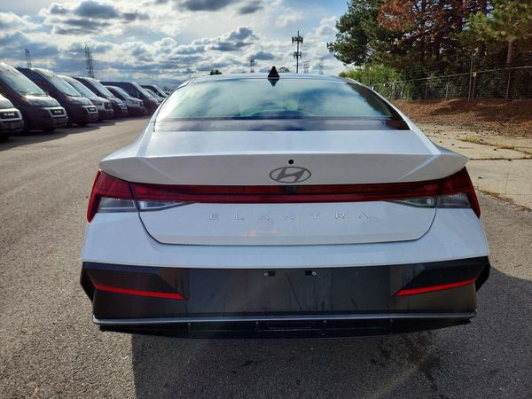 2025 HYUNDAI ELANTRA SEL Convenience — DIRR