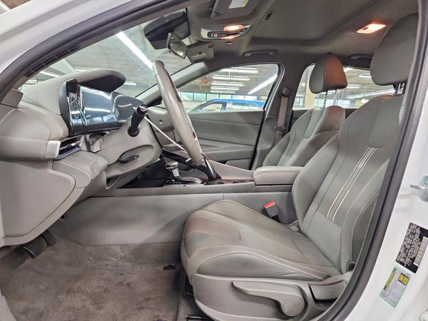 2025 HYUNDAI ELANTRA SEL Convenience — DENT