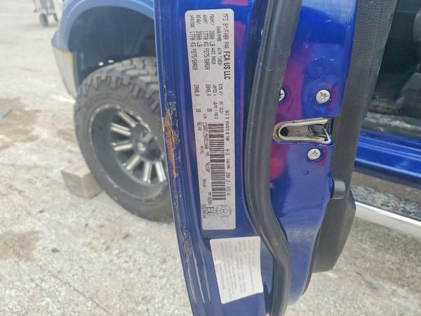 2017 RAM 1500 SLT — VINS