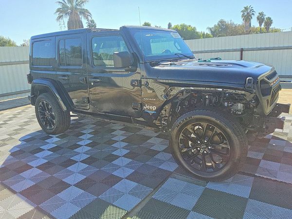2022 JEEP WRANGLER Unlimited Sahara 4XE — Passenger 3/4