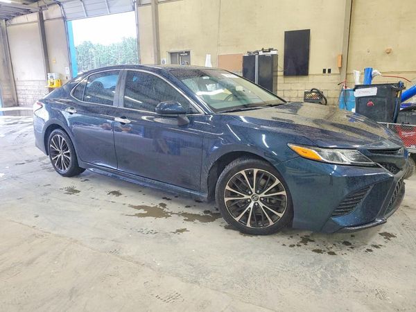 2018 TOYOTA CAMRY L/LE/SE/XLE — Passenger 3/4