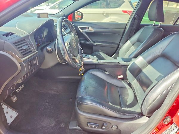 2015 LEXUS CT 200h — DENT