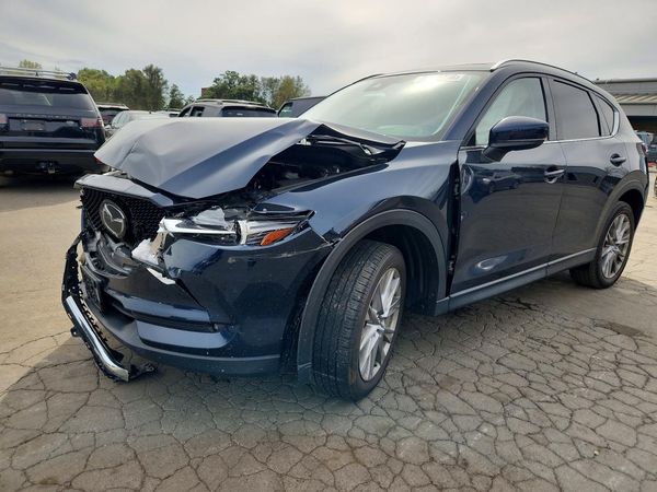 2021 MAZDA CX-5 Grand Touring Reserve — Front 3/4