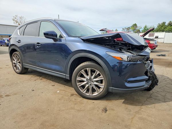 2021 MAZDA CX-5 Grand Touring Reserve — Passenger 3/4