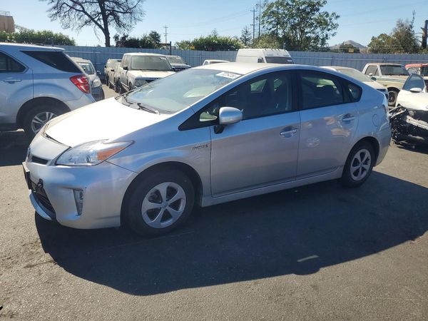 2015 TOYOTA PRIUS — DSFA — Front 3/4