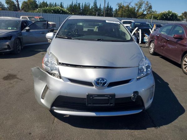 2015 TOYOTA PRIUS — DIRF
