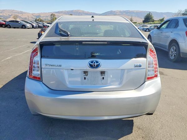 2015 TOYOTA PRIUS — DIRR