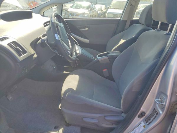 2015 TOYOTA PRIUS — DENT