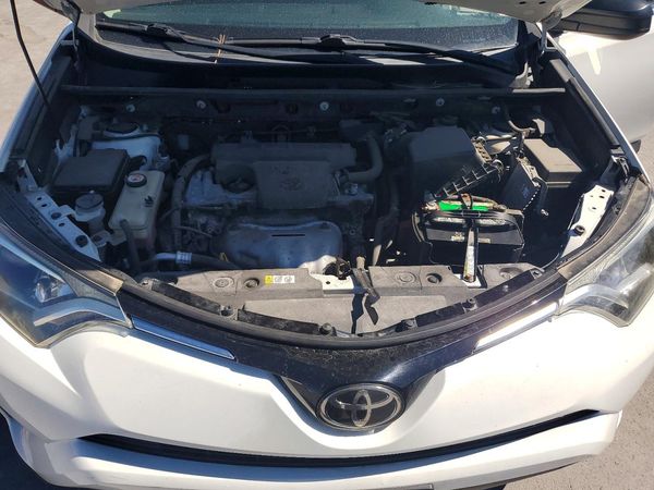 2018 TOYOTA RAV4 LE — Engine bay