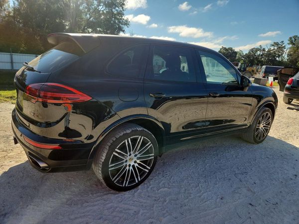 2018 PORSCHE CAYENNE Base / Platinum Edition — PSRA