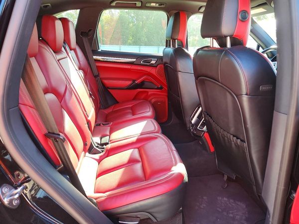 2018 PORSCHE CAYENNE Base / Platinum Edition — PSRS