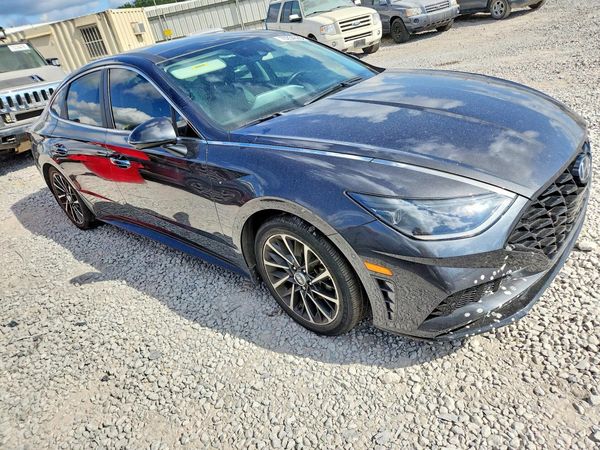 2021 HYUNDAI SONATA Limited — Passenger 3/4