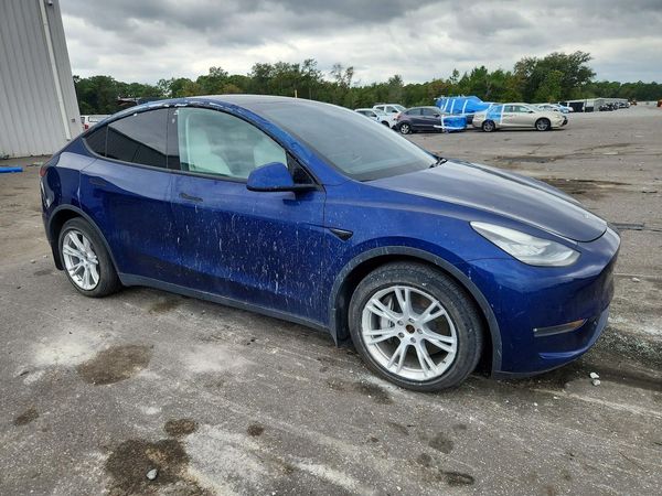 2021 TESLA MODEL Y — Passenger 3/4