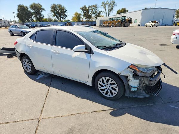 2019 TOYOTA COROLLA L/LE/SE/XLE/XSE — Passenger 3/4