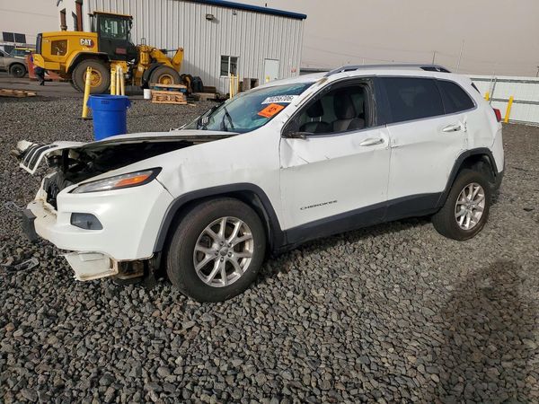 2014 JEEP CHEROKEE Latitude — Front 3/4