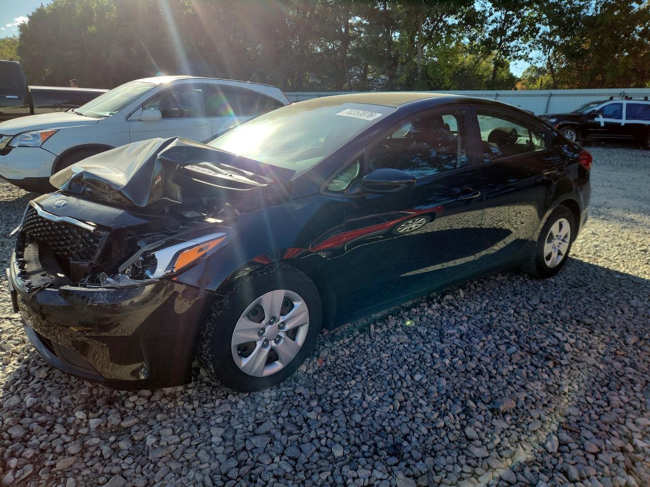 2017 KIA FORTE LX Base — Front 3/4