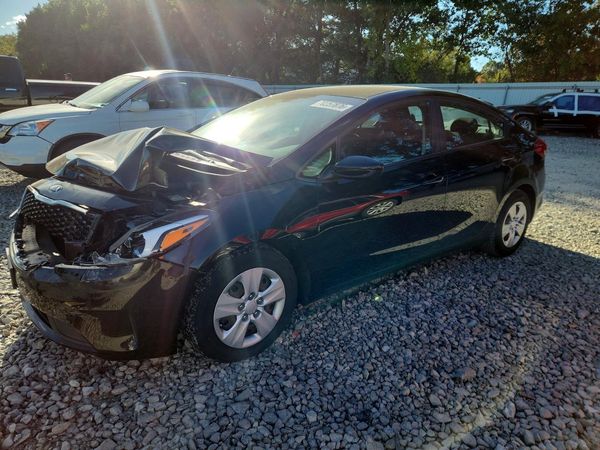2017 KIA FORTE — DSFA — Front 3/4