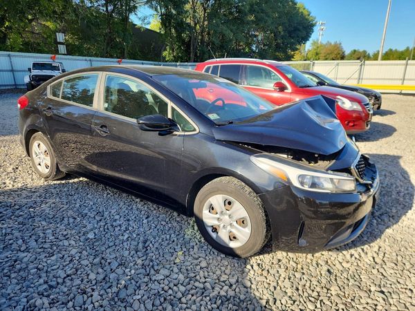 2017 KIA FORTE LX Base — Passenger 3/4