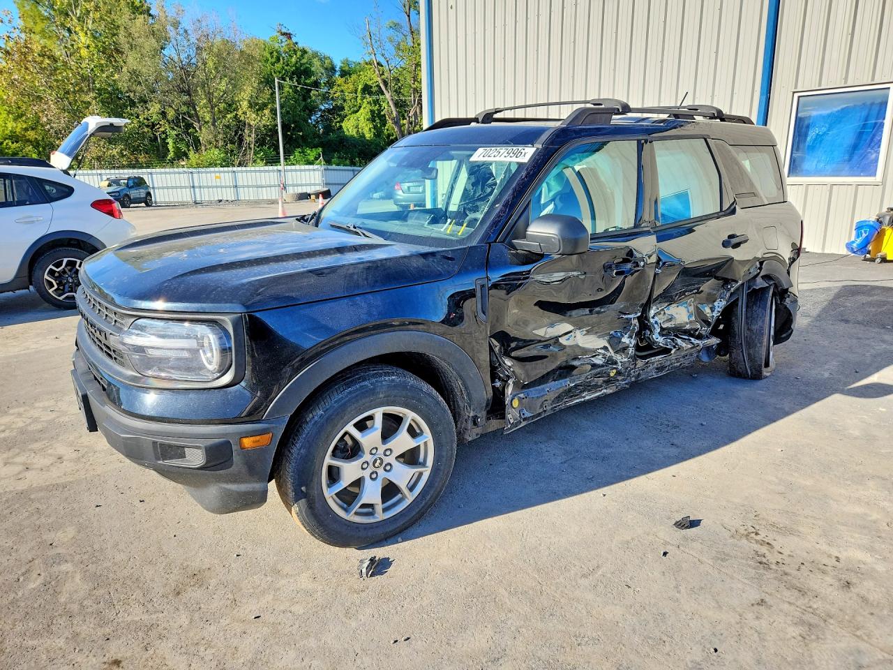 2021 FORD BRONCO Base — Front 3/4