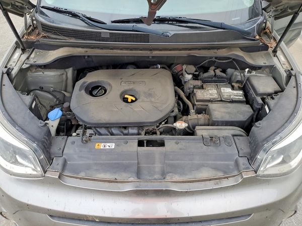 2018 KIA SOUL Plus — Engine bay
