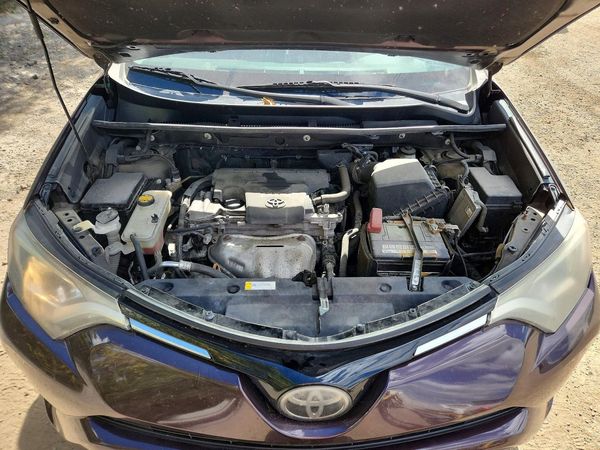 2017 TOYOTA RAV4 XLE — Engine bay